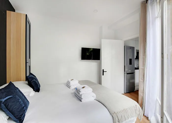 Magnificent 2Bd-4P Apartment - Eiffel Tower