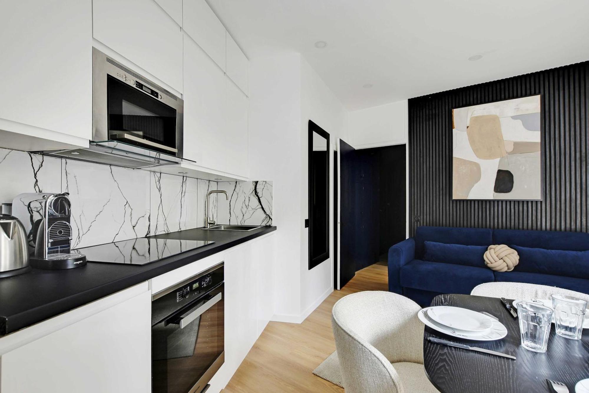 Magnificent 2bd-4p - Eiffel Tower Apartment *